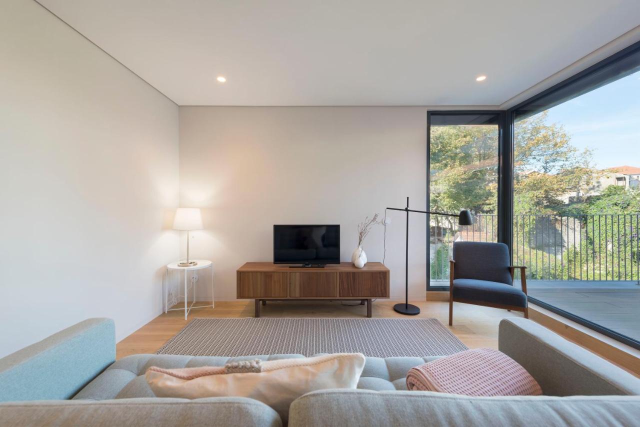 Lovelystay - Primrose 2Br Flat With Free Parking, Ac And Balcony OOporto Esterno foto