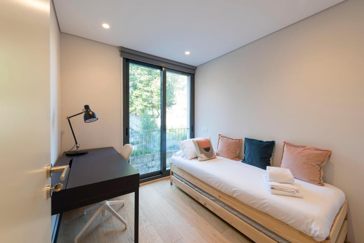 Lovelystay - Primrose 2Br Flat With Free Parking, Ac And Balcony OOporto Esterno foto