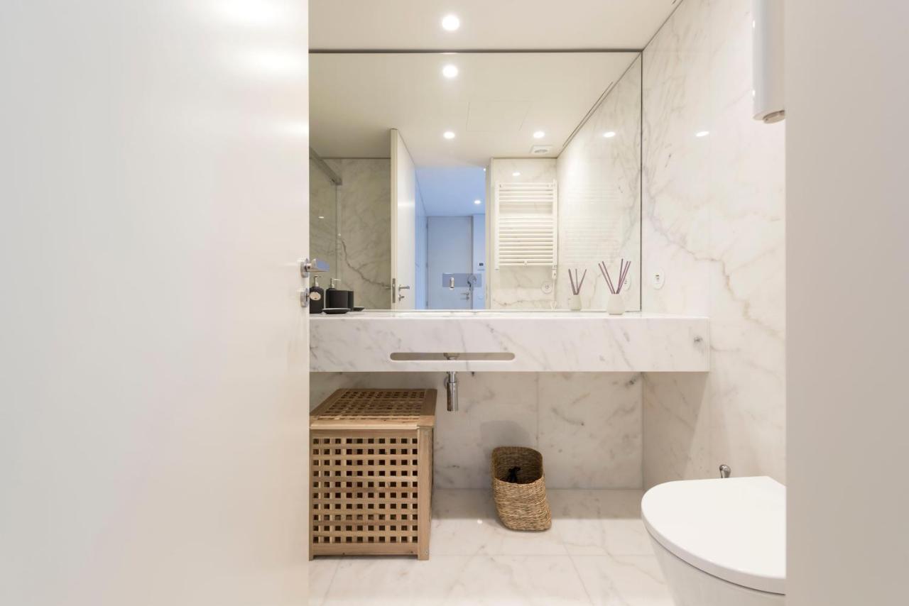 Lovelystay - Primrose 2Br Flat With Free Parking, Ac And Balcony OOporto Esterno foto